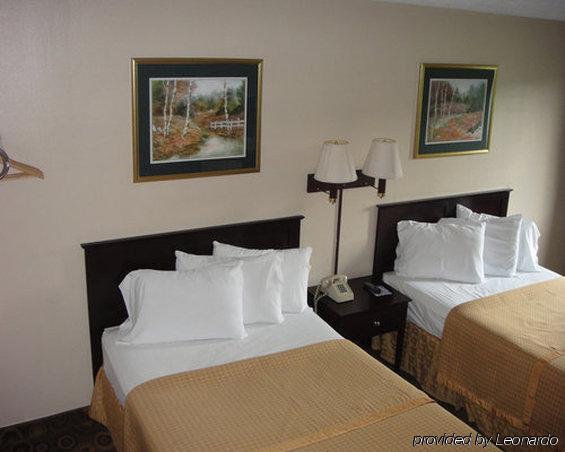 Timberlake Motel Lynchburg Room photo