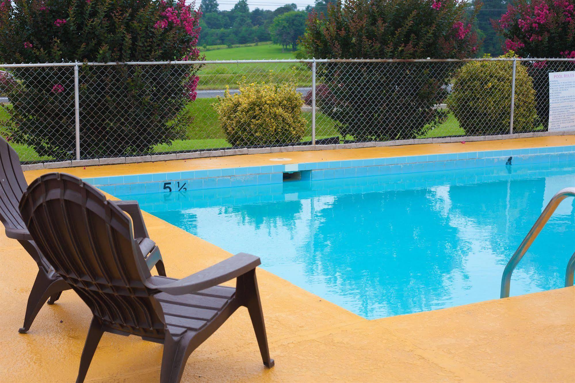 Timberlake Motel Lynchburg Exterior photo